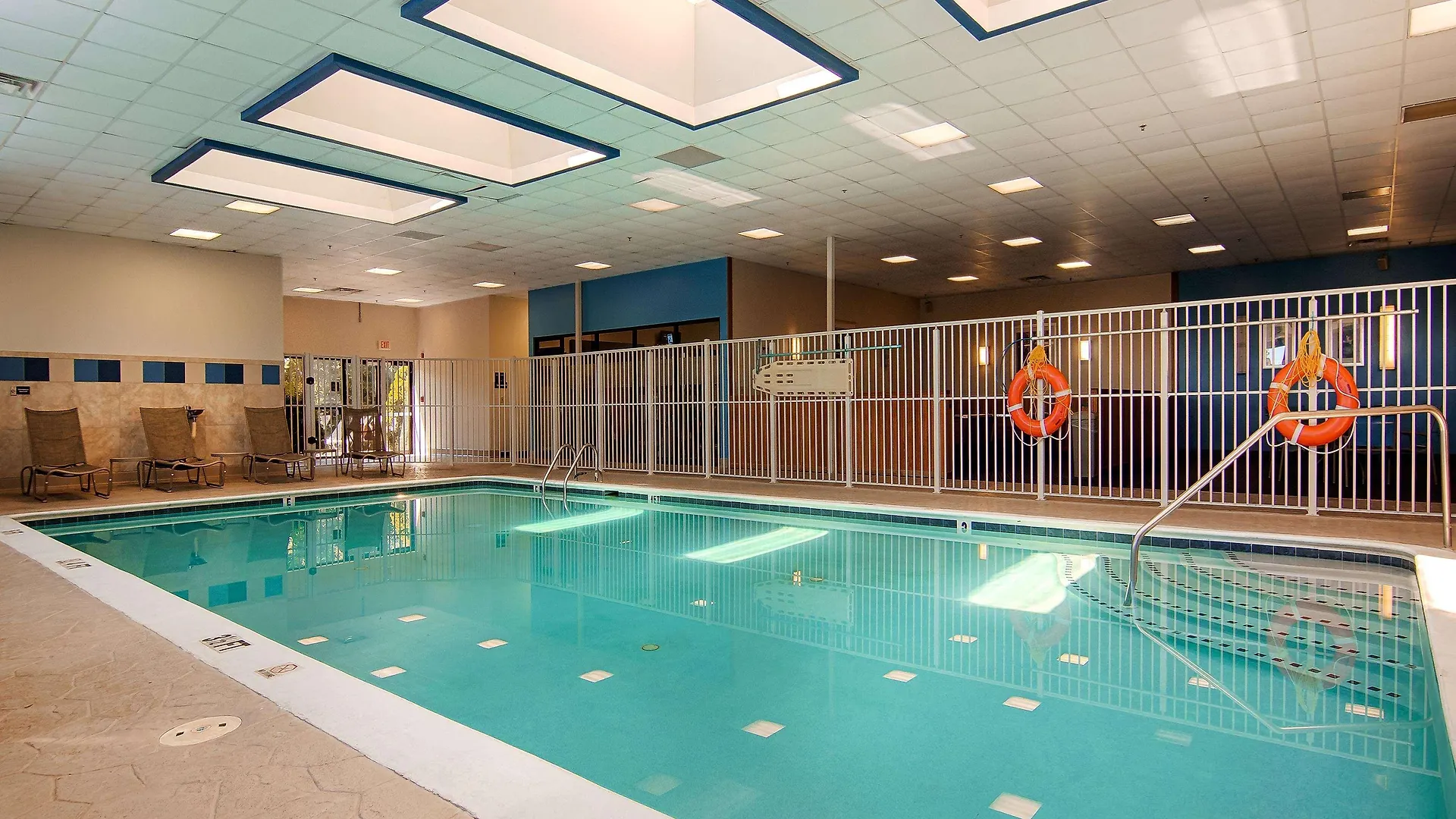 Hampton Inn Salisbury 3*,